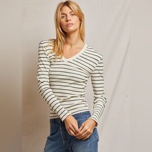 NWT perfectwhitetee Robyn long sleeve M